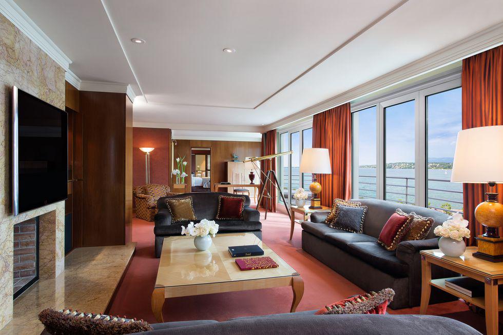 Королевский люкс в пентхаусе, отель President Wilson, Женева, Швейцария - 80 000 долларов.
