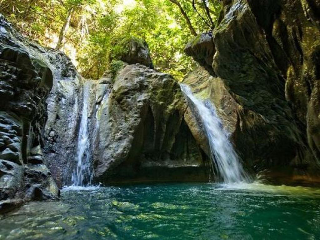 27 водопадов Дамахагуа