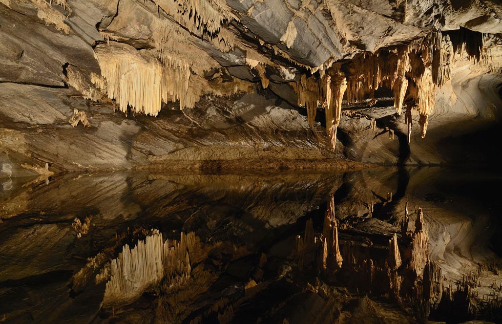 Пещера Ан-сюр-Лес (Намюр)