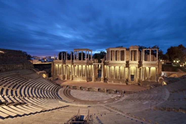 Римский театр (Teatro Romano)