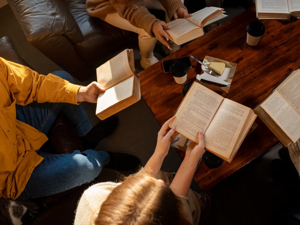 Чтение и литературные клубы