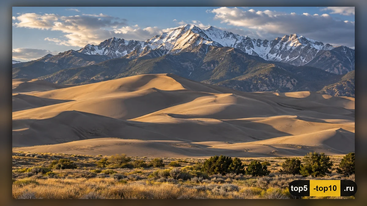 Песчаные склоны Great Sand Dunes у Скалистых гор